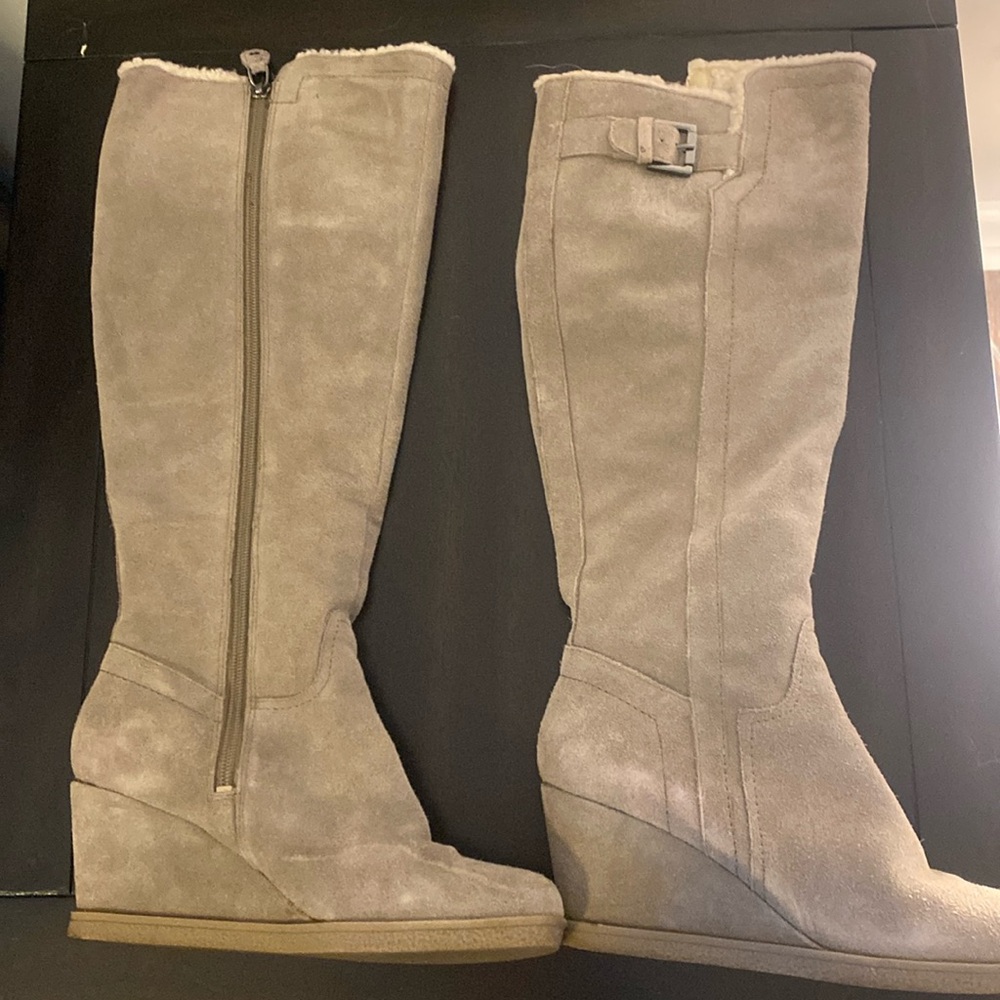 Fur lined heeled boots